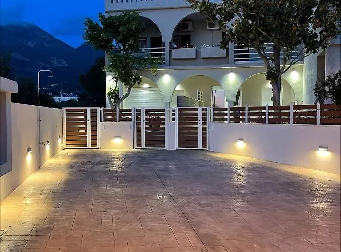 Seaside Archontiko * Arkhondikon