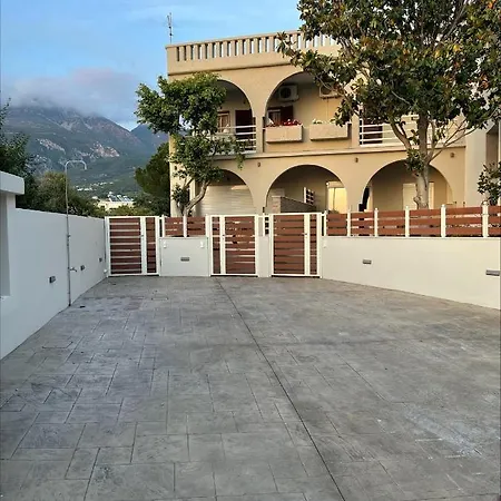 דירה Seaside Archontiko