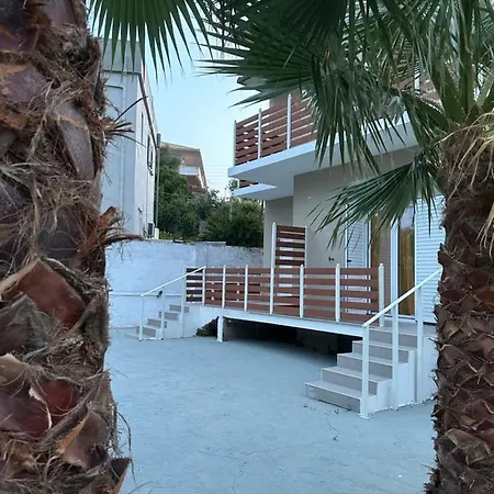 Seaside Archontiko *