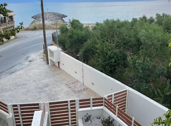 Seaside Archontiko